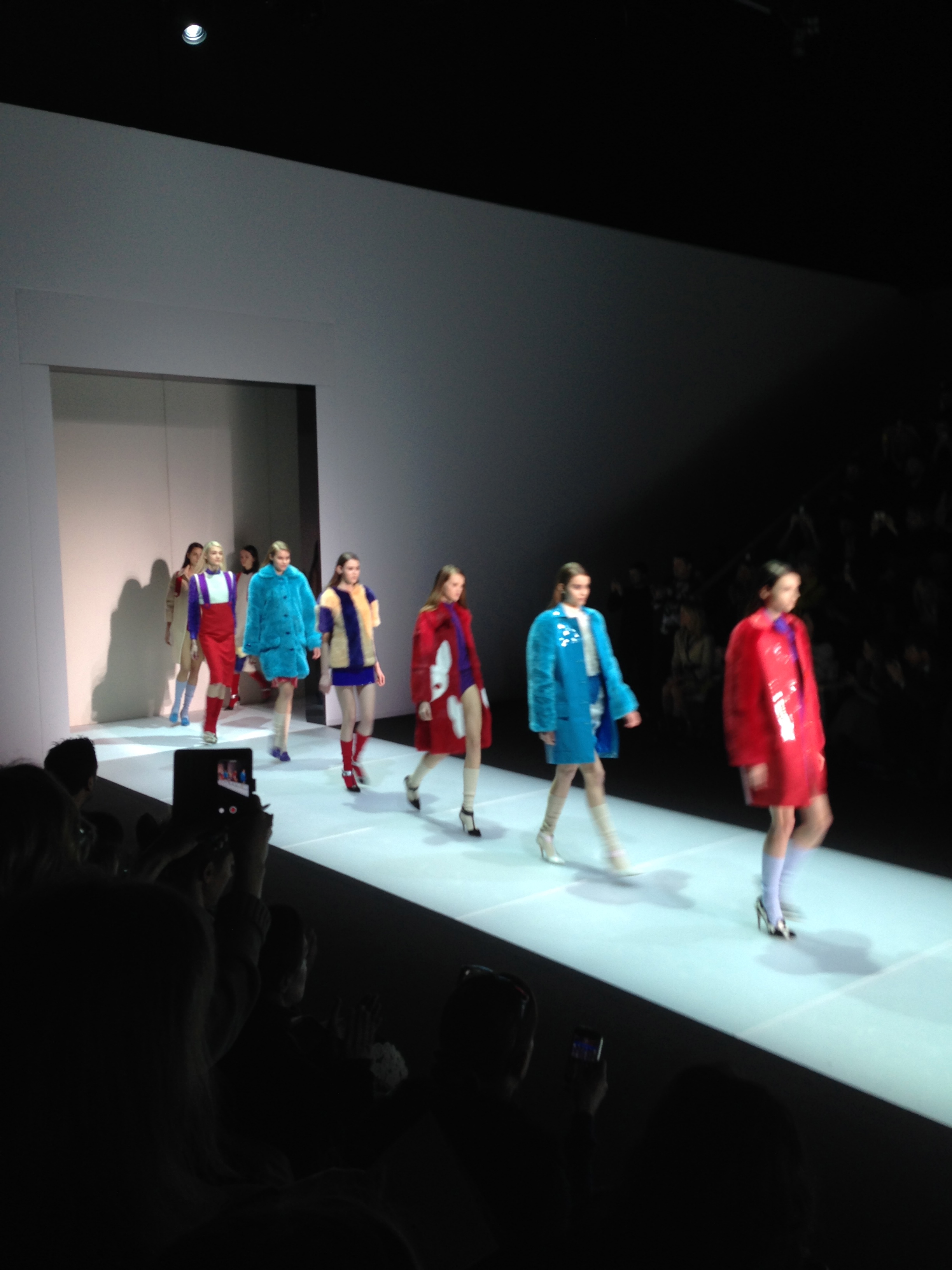 Au Jour Le Jour at Armani Teatro