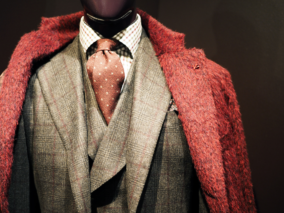 Isaia coat and suit<br />
Photo by Salvo Sportato 