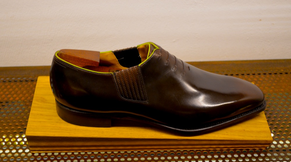 Fine green piping crafted into Corthay bespoke shoes at the BeShoes Symposium 